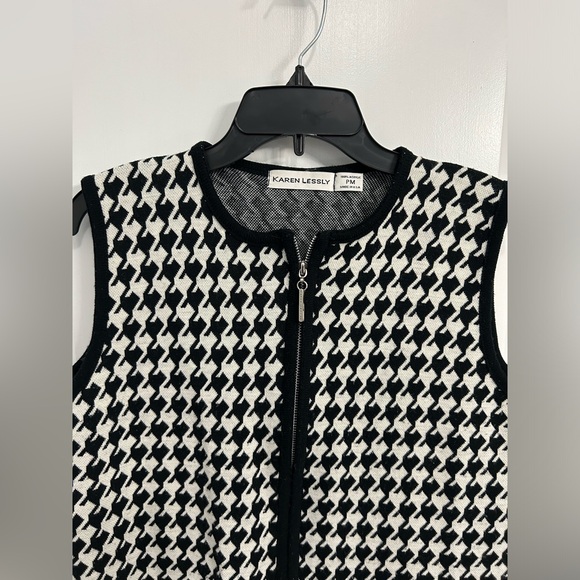 Karen Lessly Vest - Picture 3 of 4